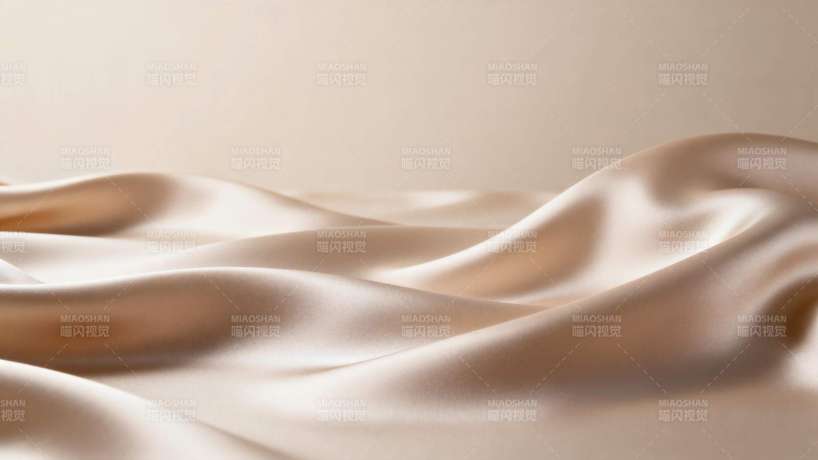 柔美丝绸波浪纹理特写图片