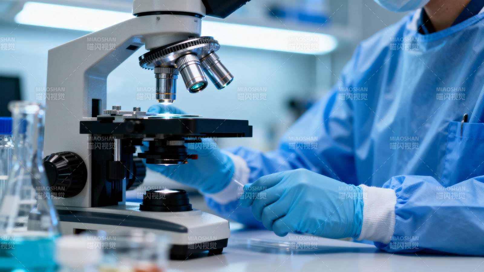 实验室显微镜研究图片