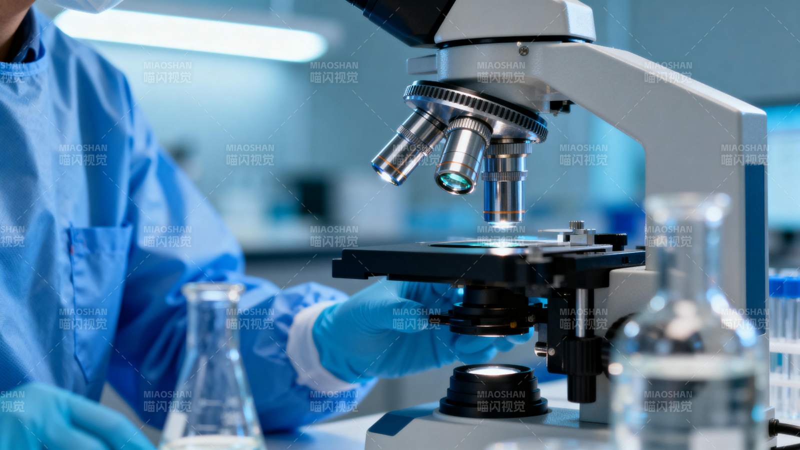 实验室显微镜研究图片