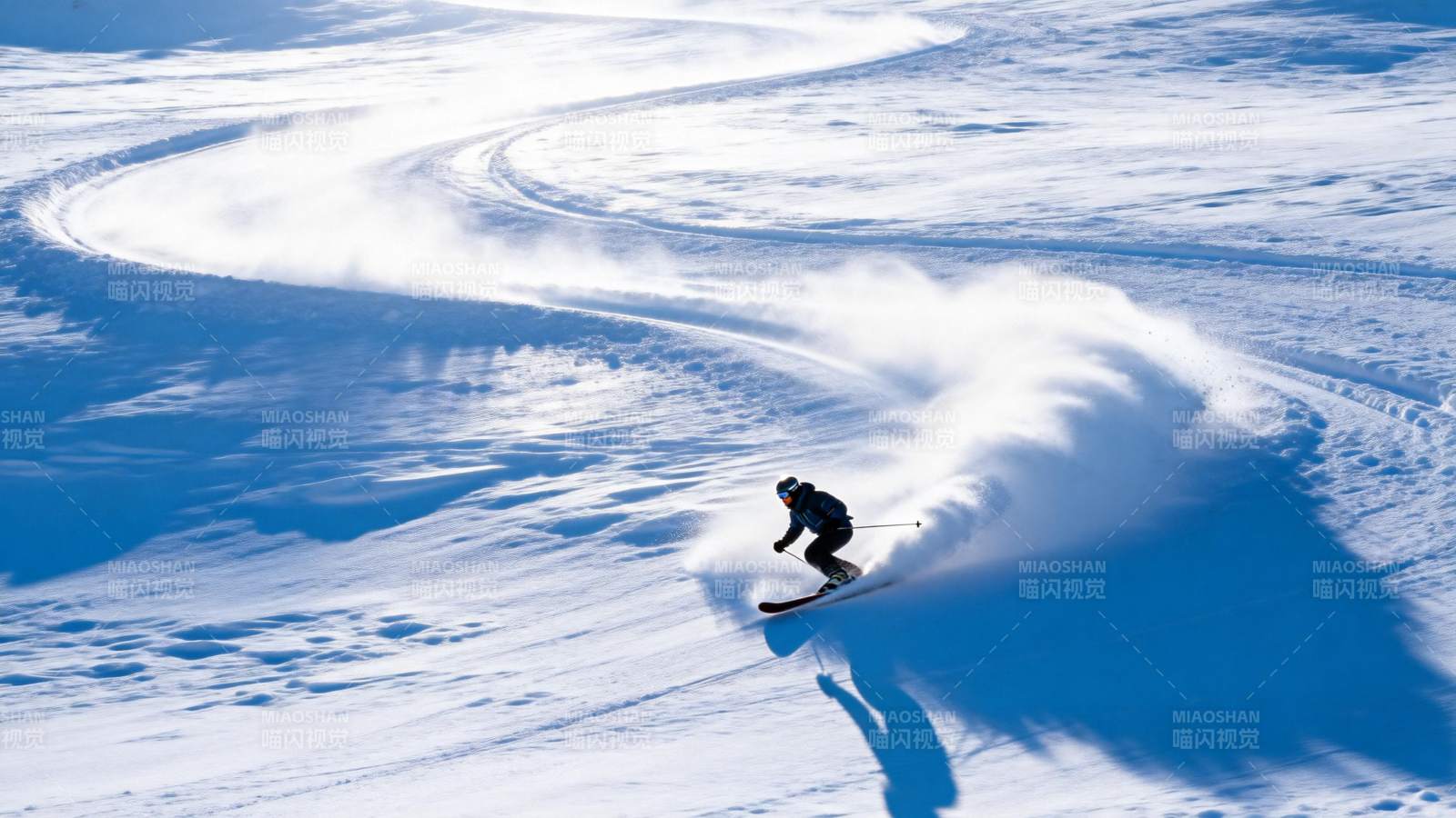 雪上疾驰 风起云涌图片