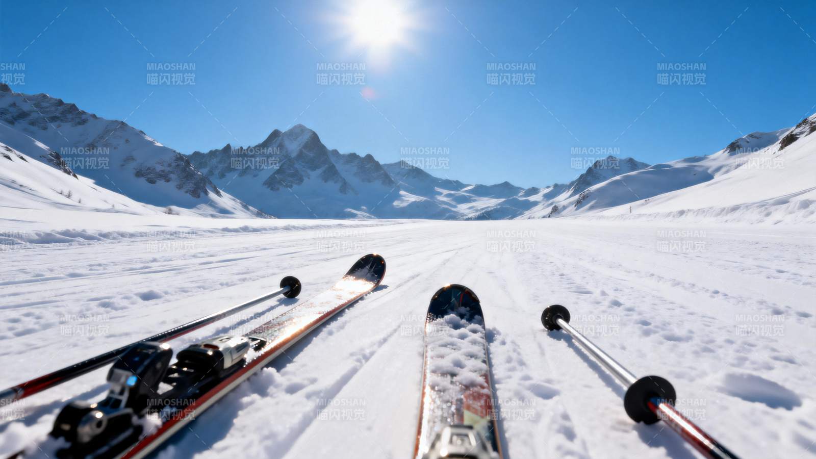 雪山滑雪之旅图片