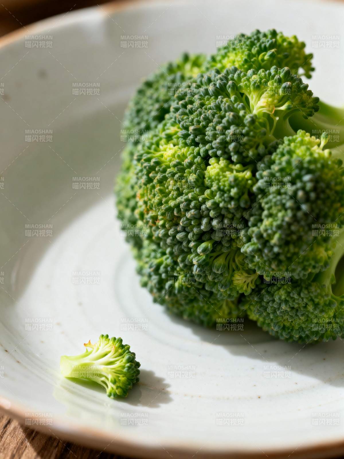 新鲜西兰花特写图片