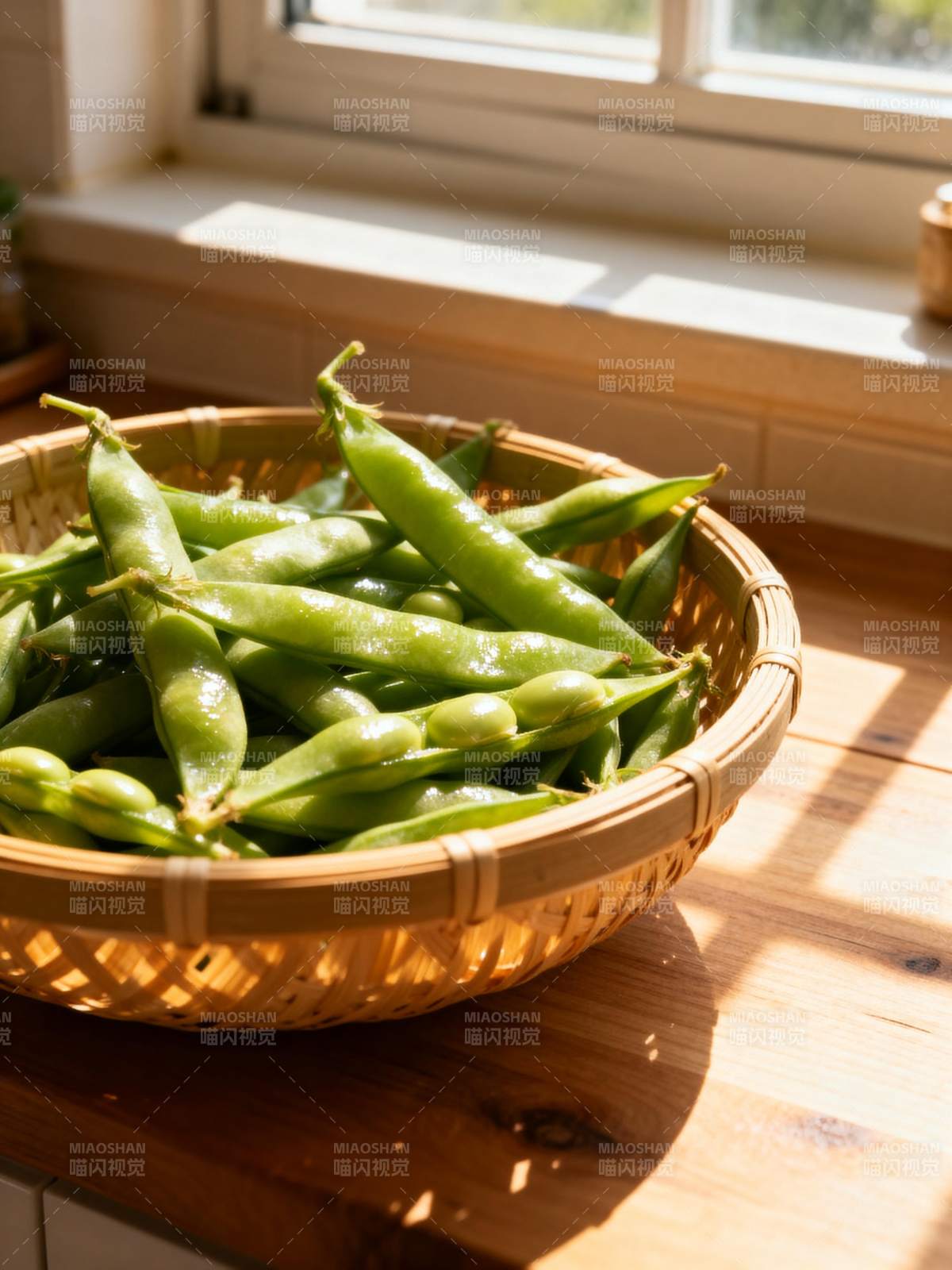 新鲜豌豆满篮香图片