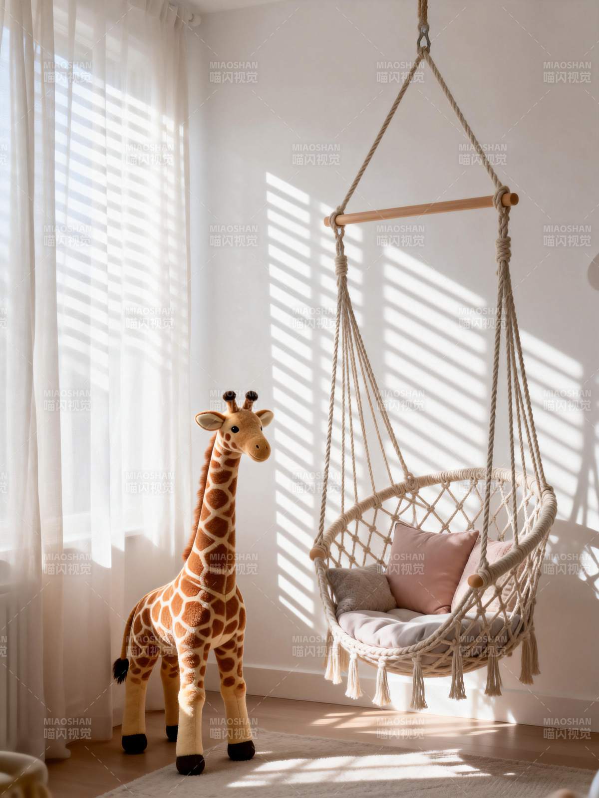 温馨儿童房一角图片