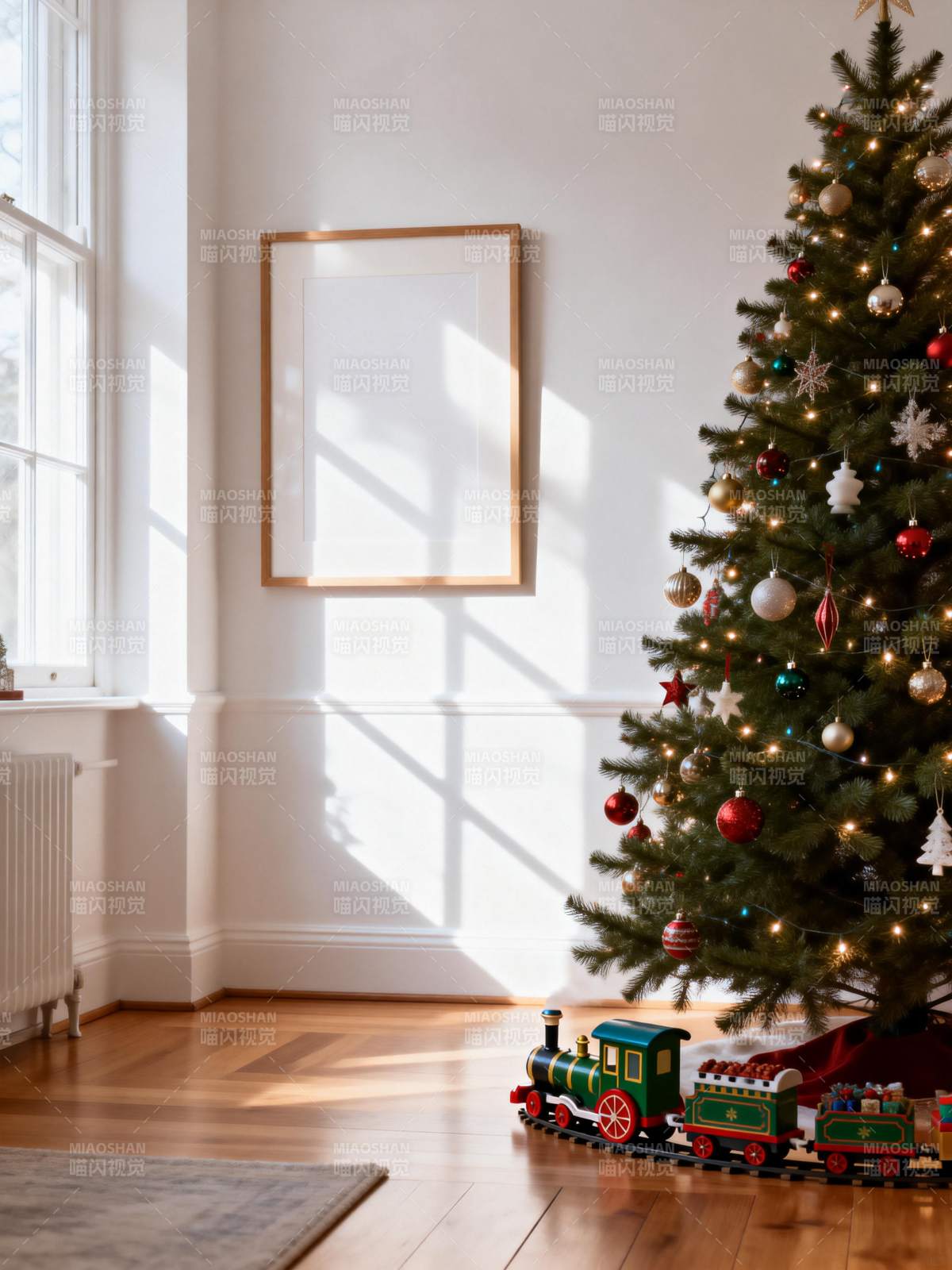 圣诞树旁的温馨角落图片