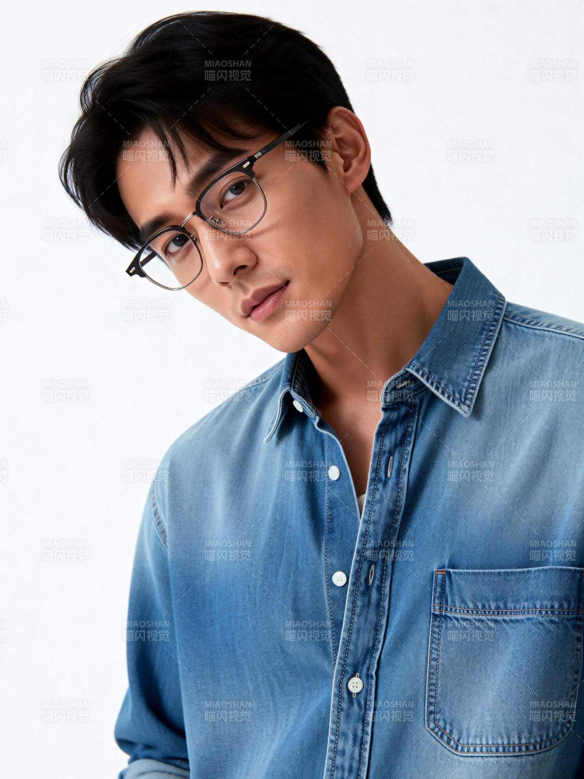 眼镜男 牛仔衬衫图片