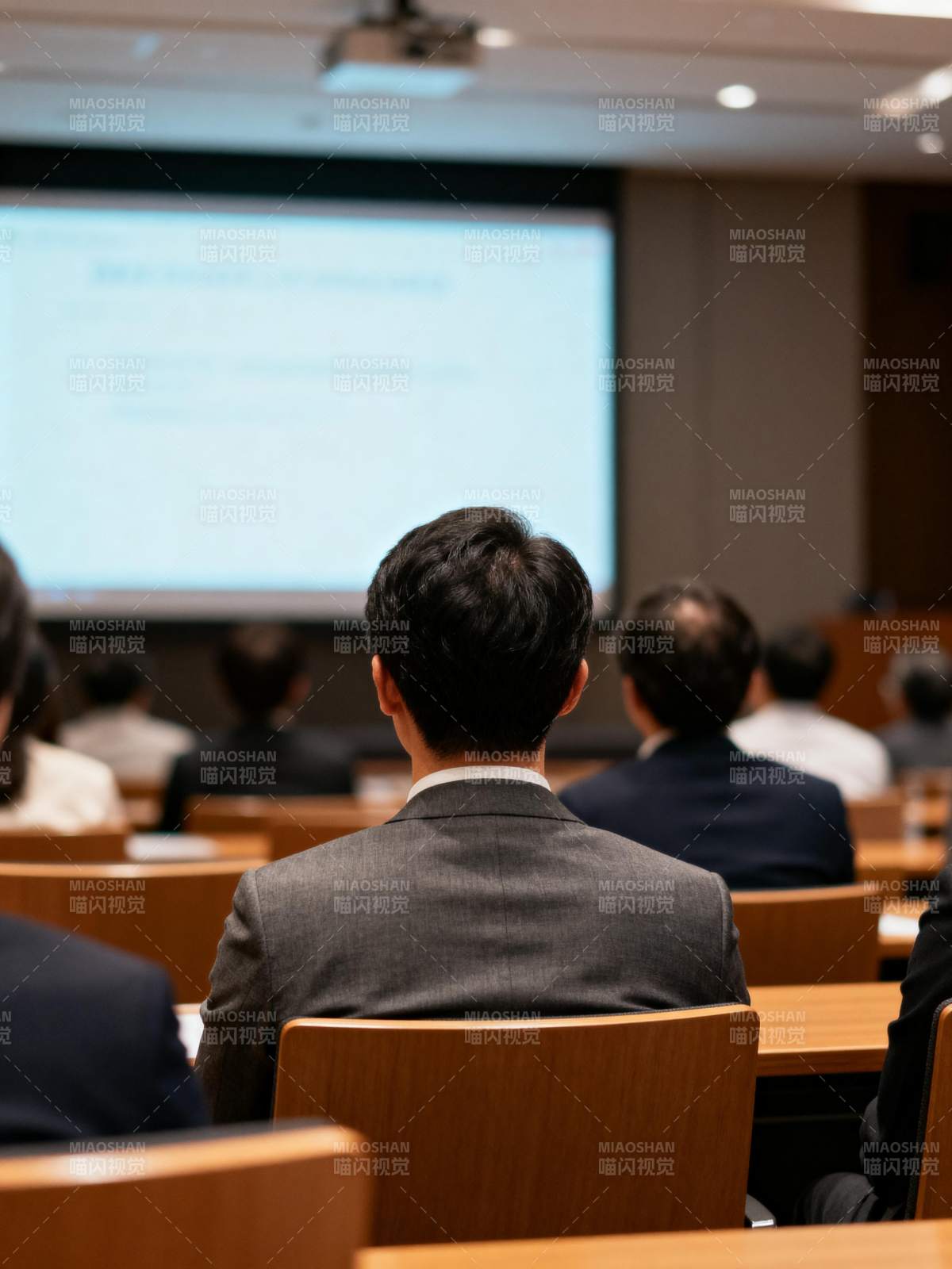 会议室讲座现场图片