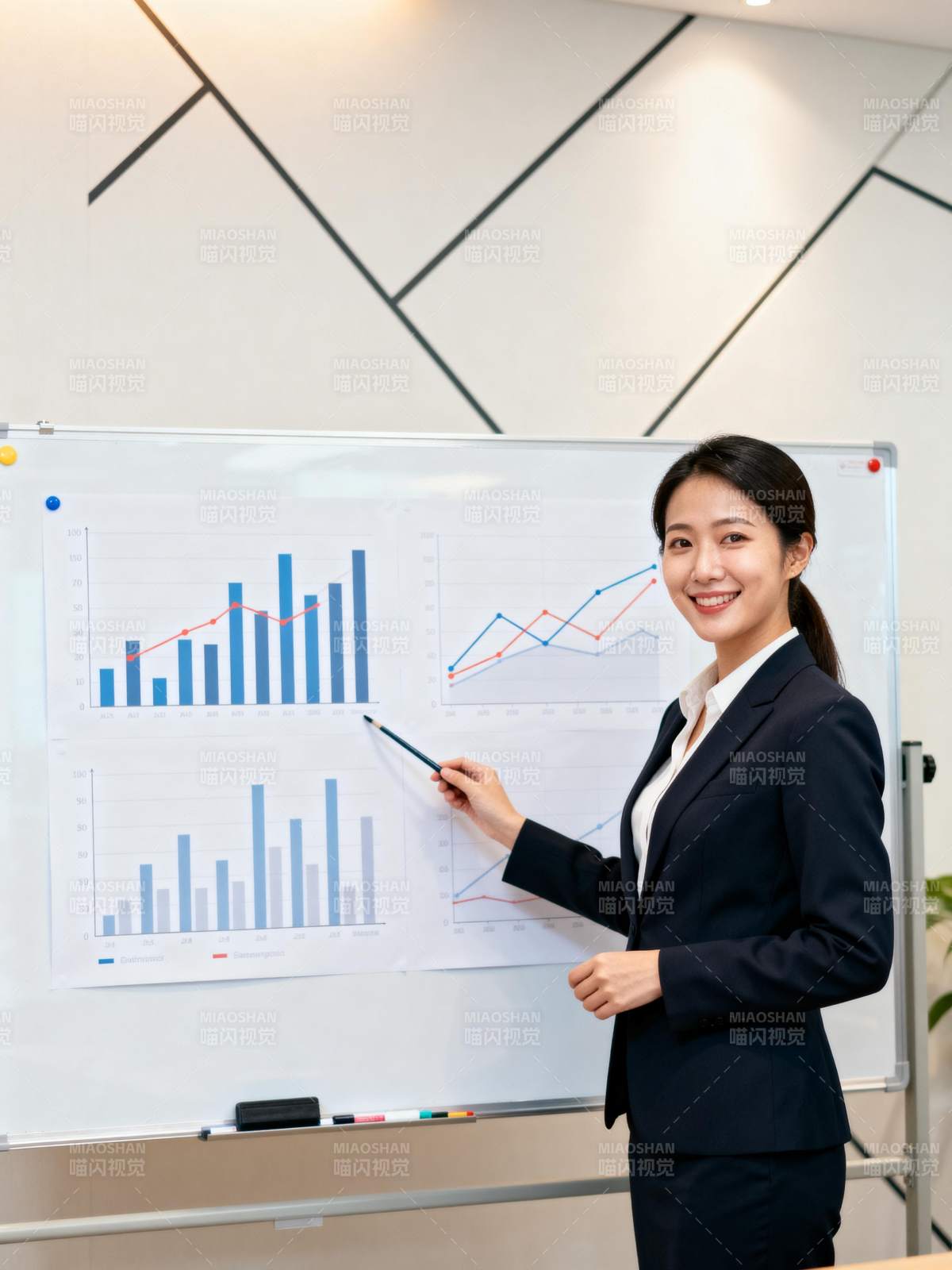 职场女性讲解数据图片