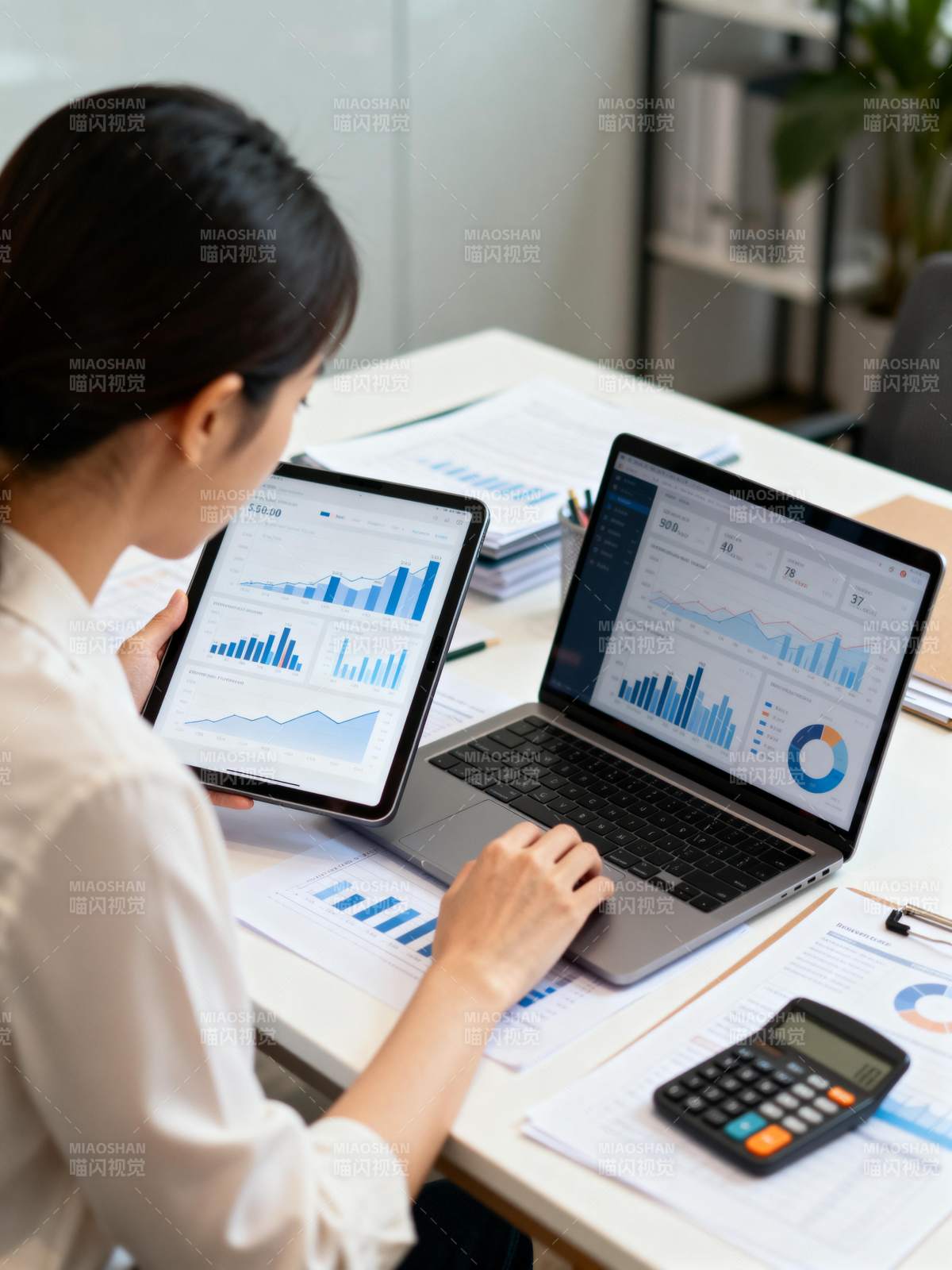 数据分析工作场景图片