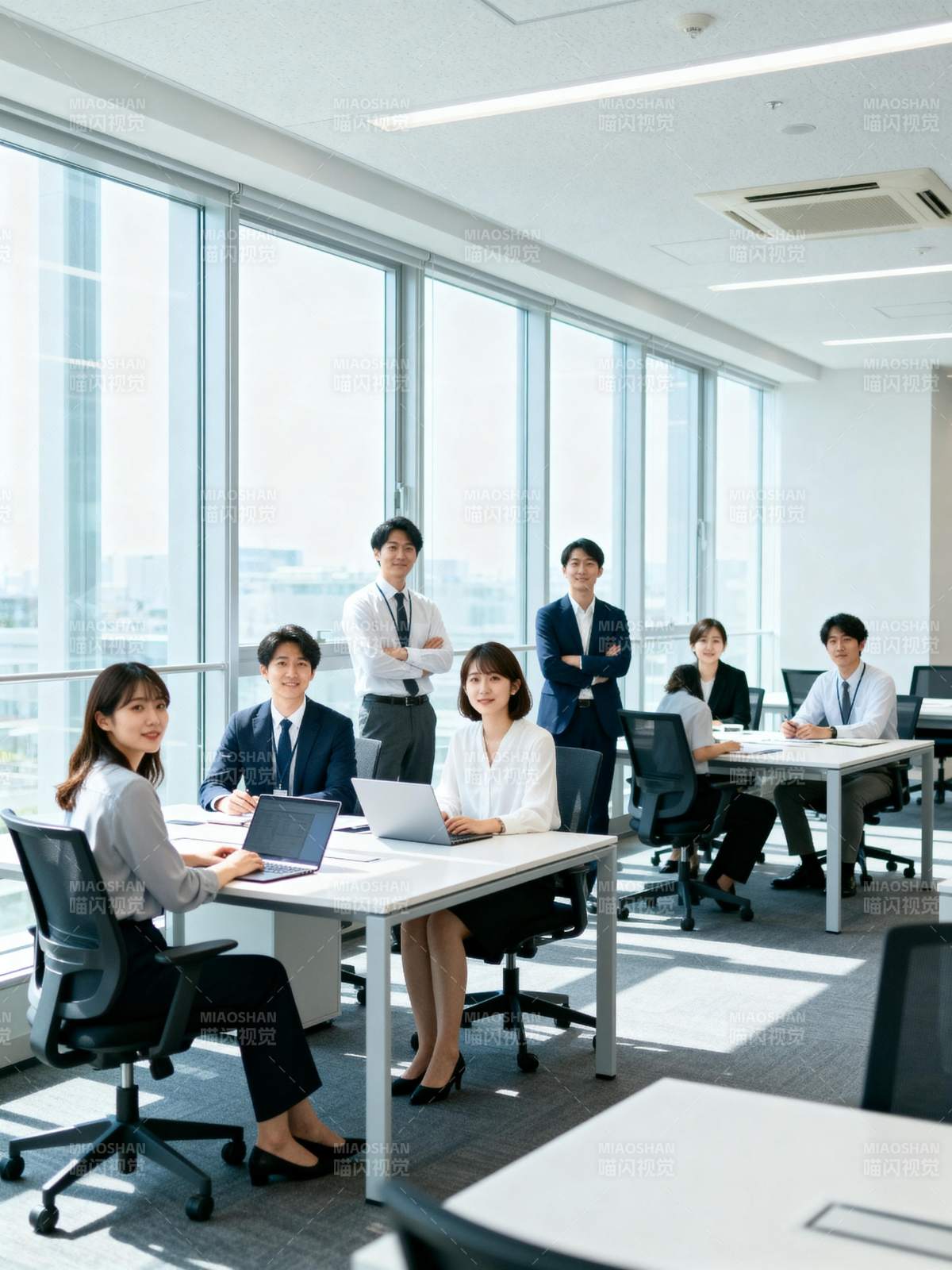 职场团队协作瞬间图片