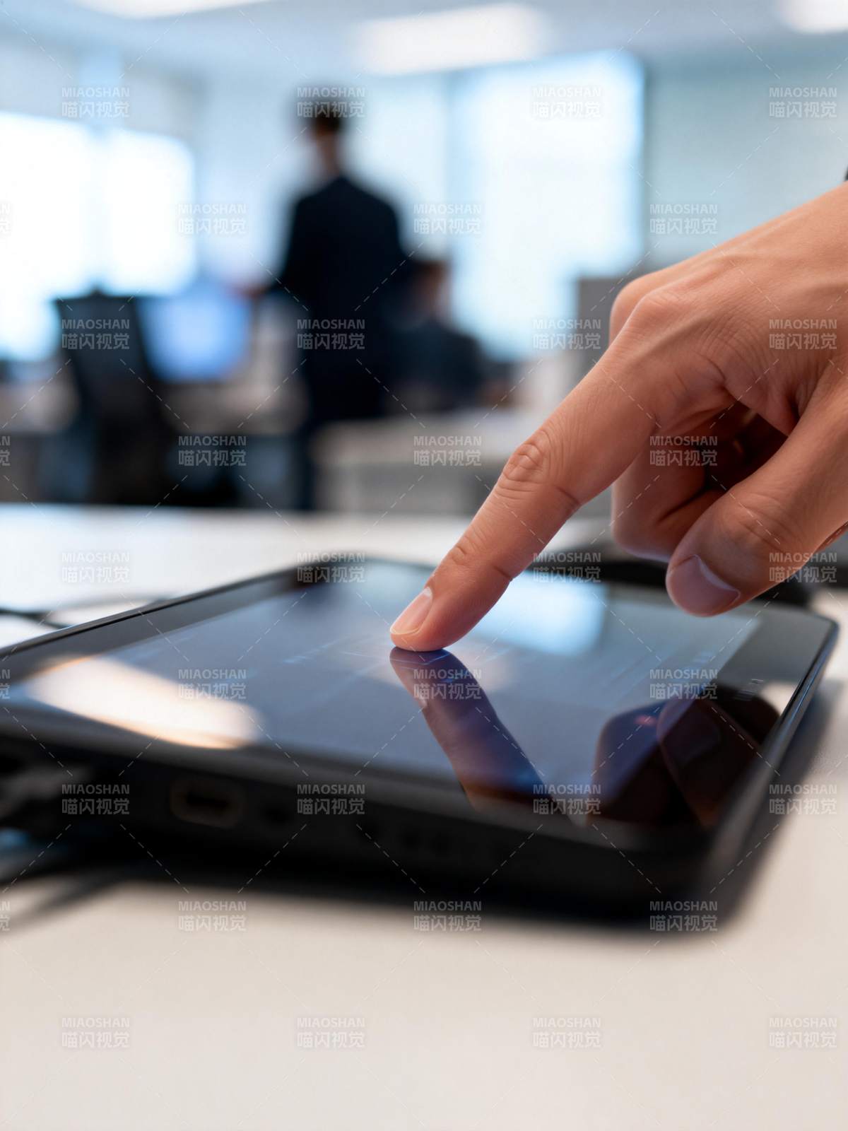 指尖触控平板图片