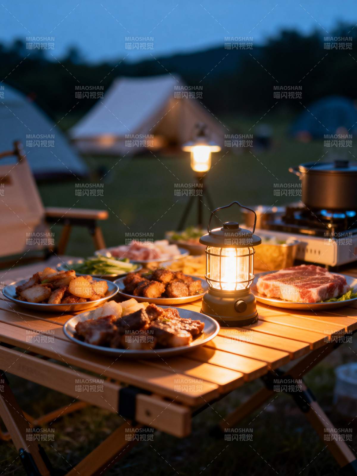 露营晚餐时光图片