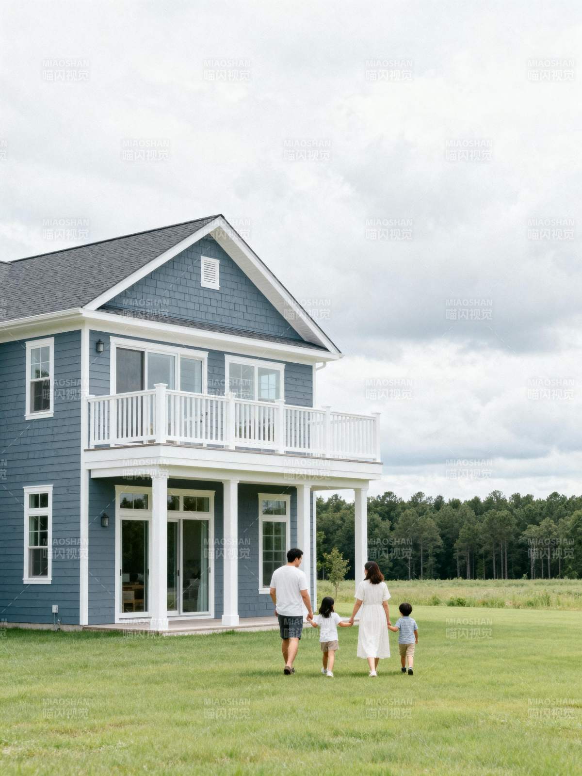 一家四口归家路图片