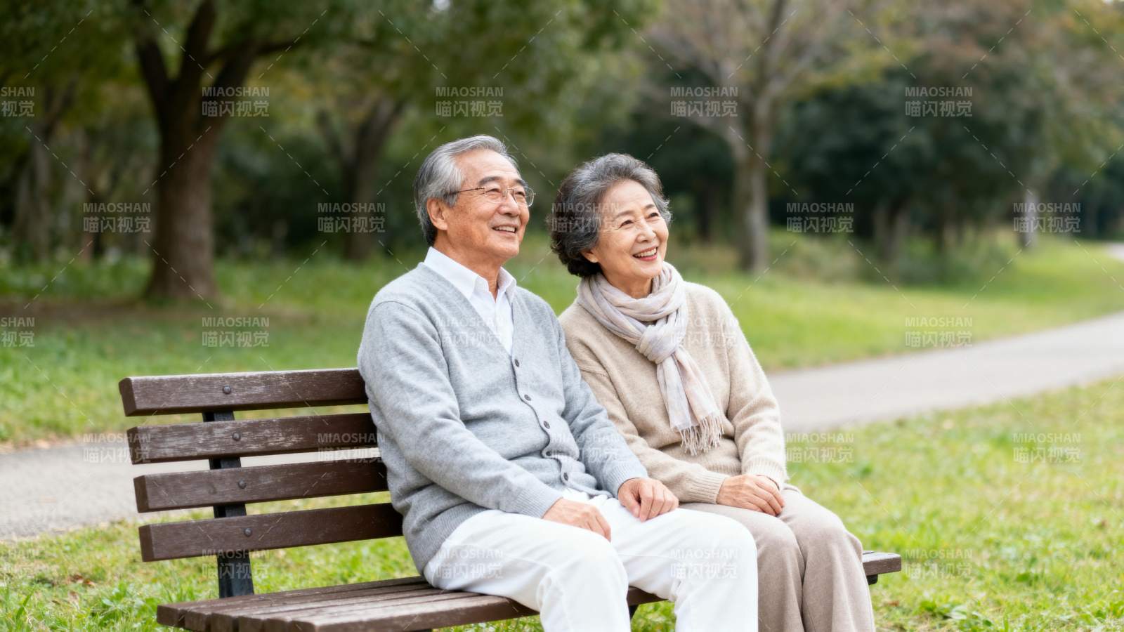 公园里的幸福时光图片