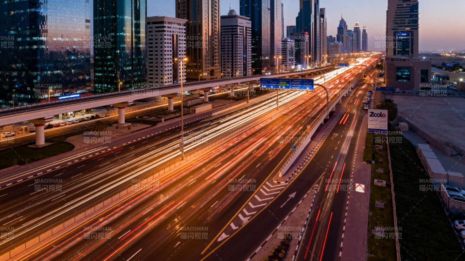 都市夜景车流图片