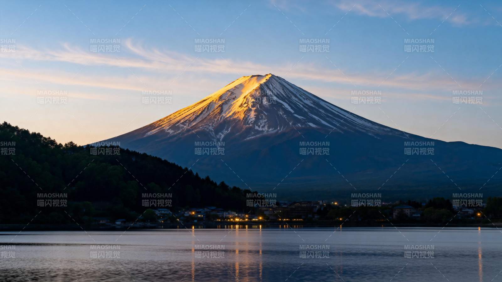 富士山湖畔晨曦图片