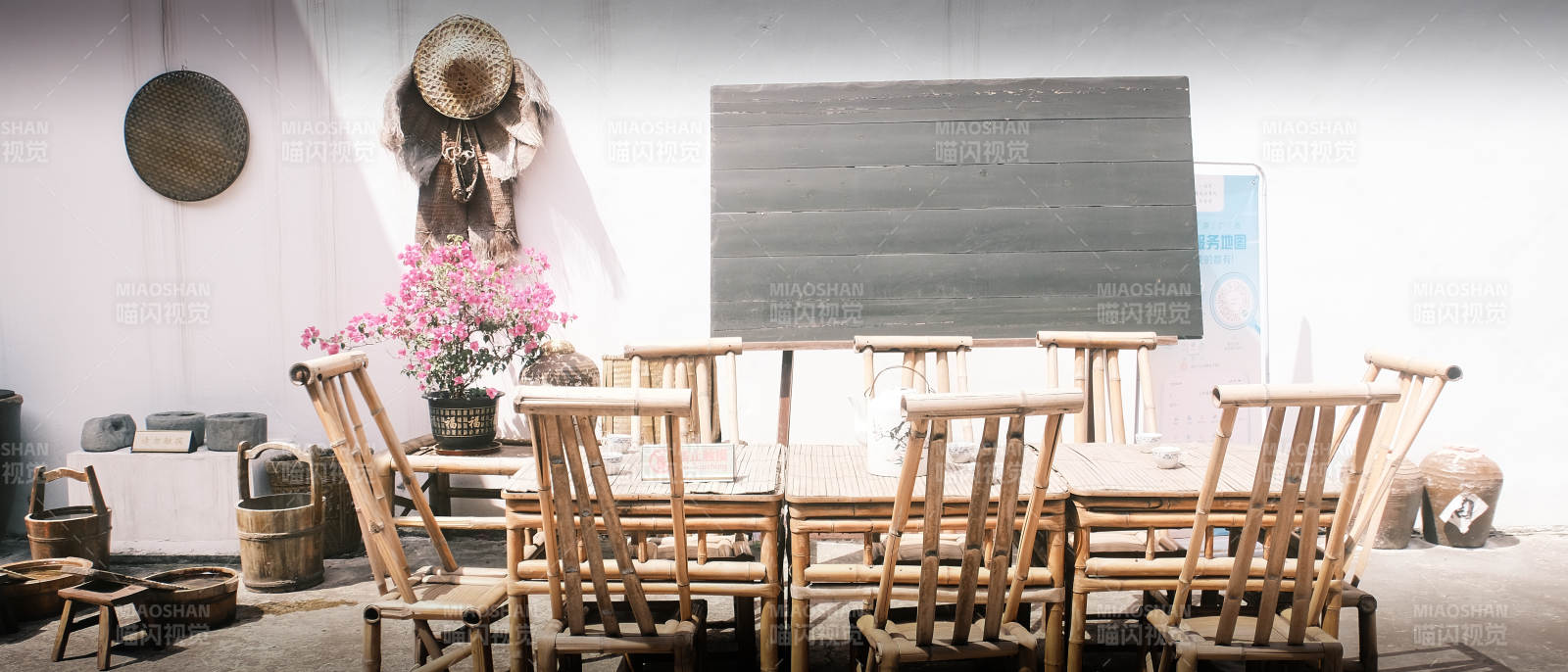 简约木桌椅布置图片