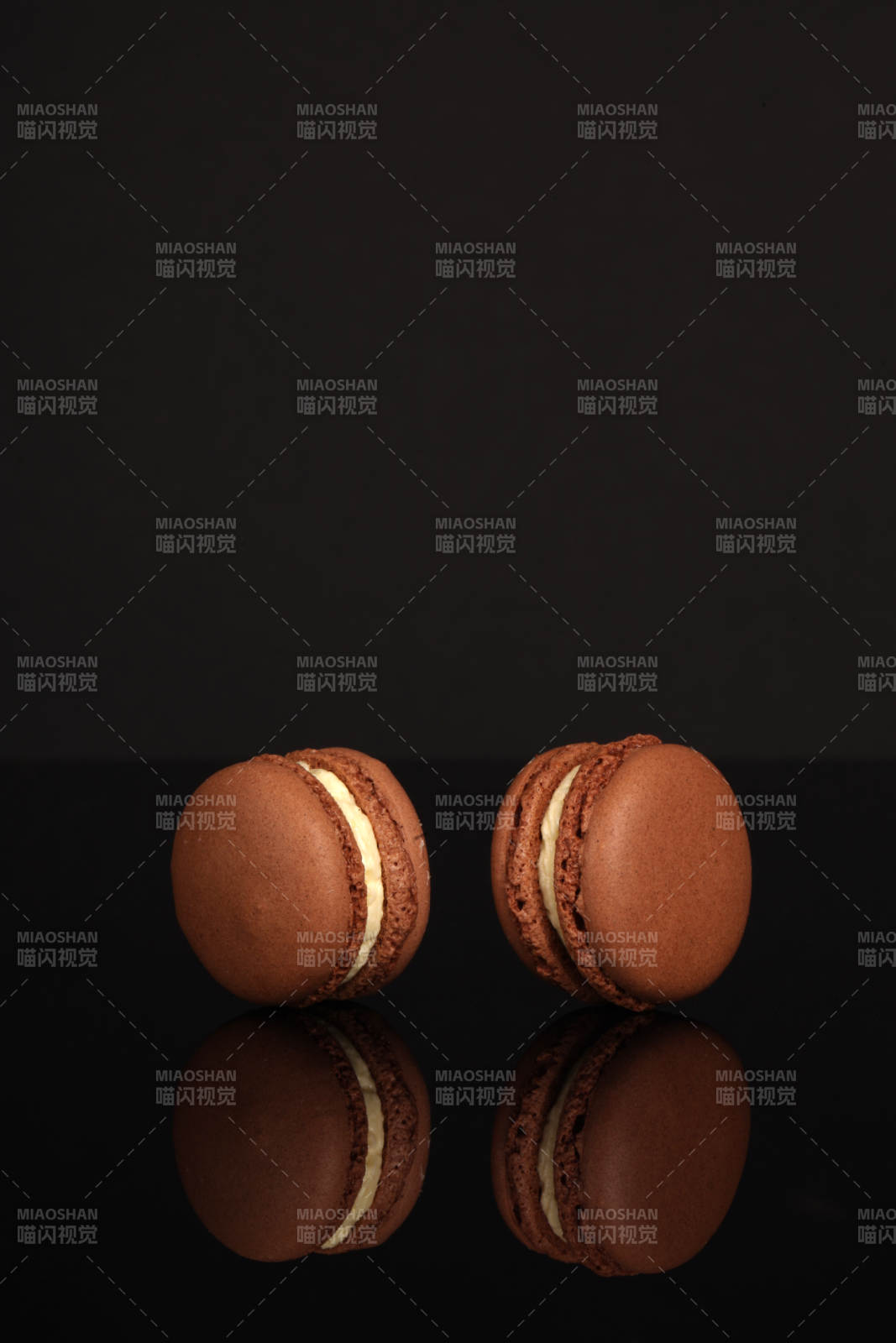 巧克力马卡龙双影图片