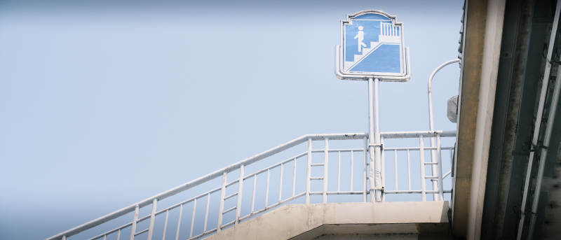 楼梯指示牌图片