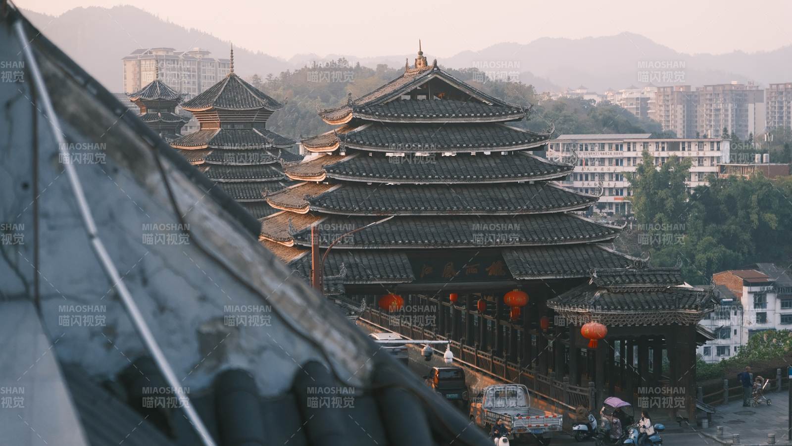 古建筑群晨景图片