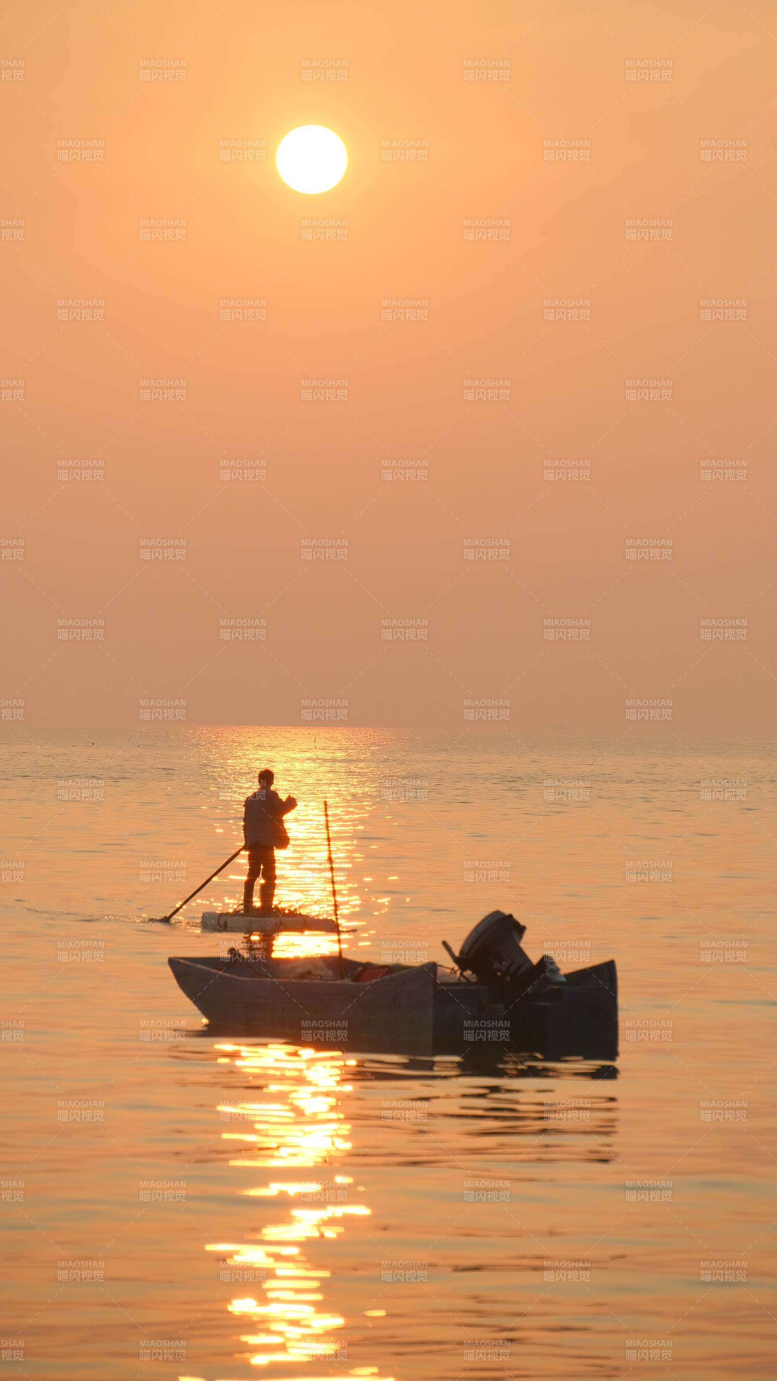 日落垂钓图图片