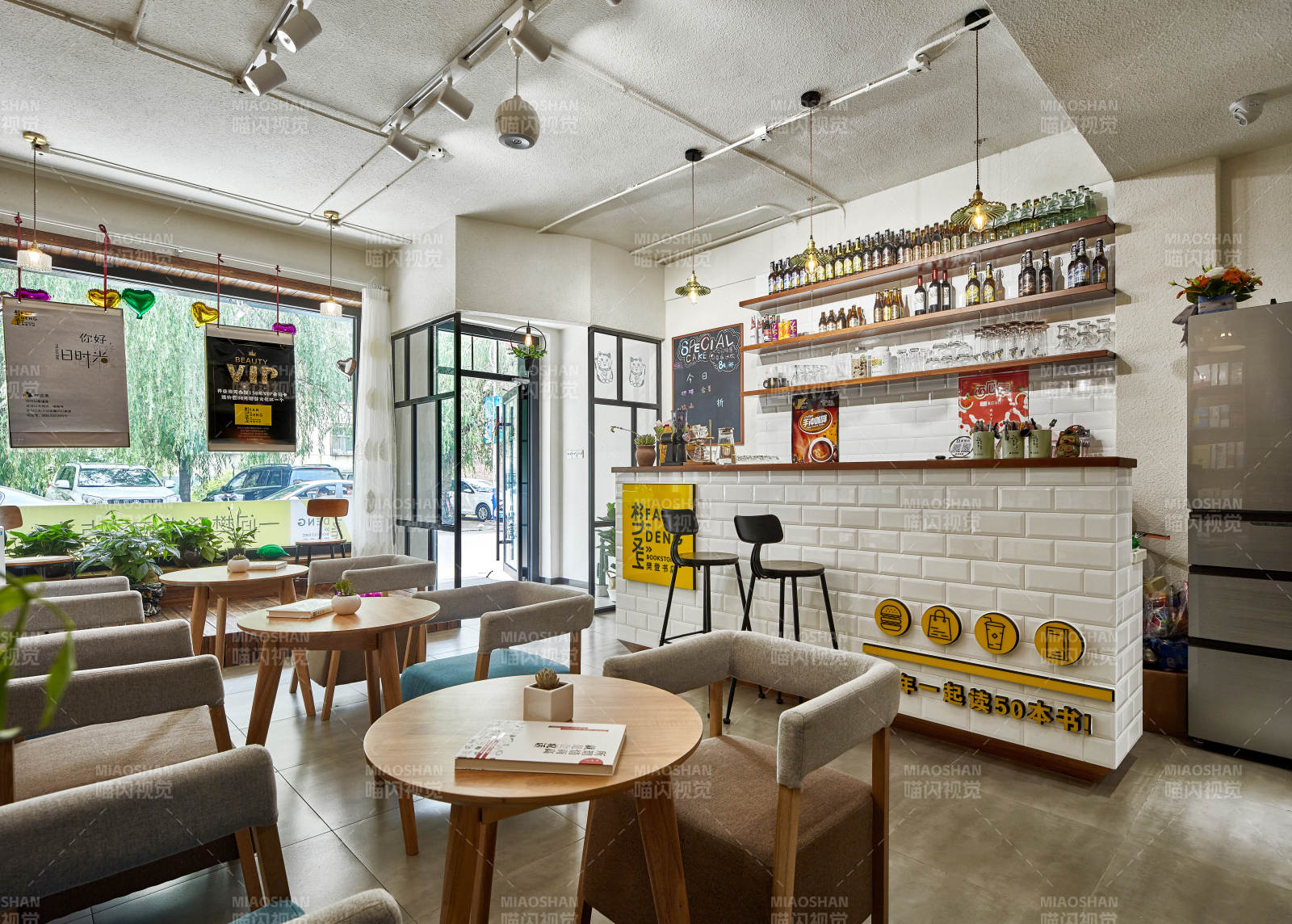 温馨咖啡馆一角图片