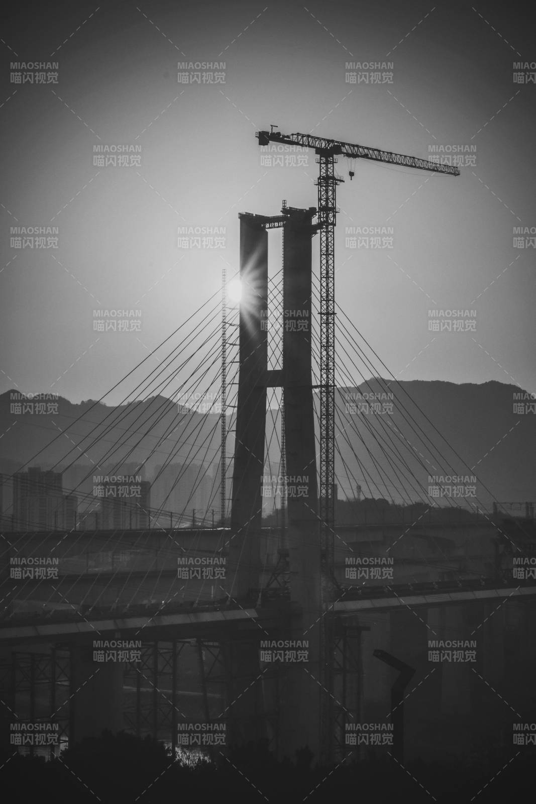 重庆大桥建设剪影图片