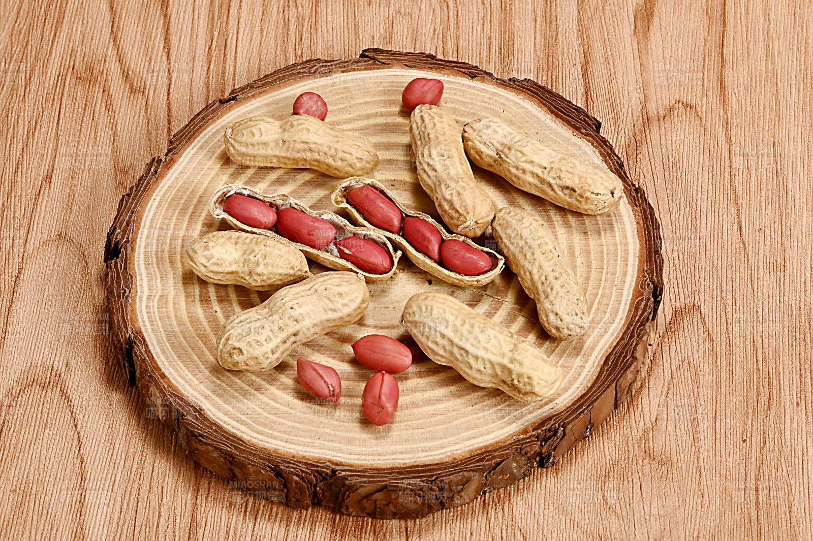 俗称长生果的花生特写图片