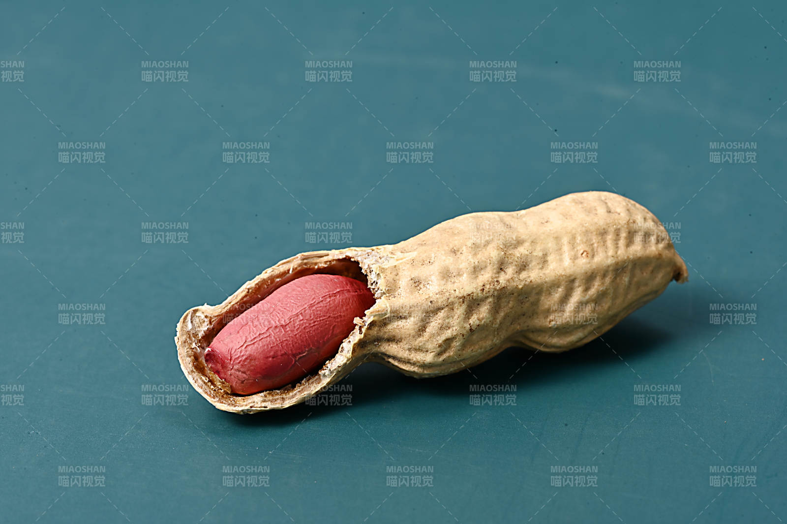 俗称长生果的花生特写图片