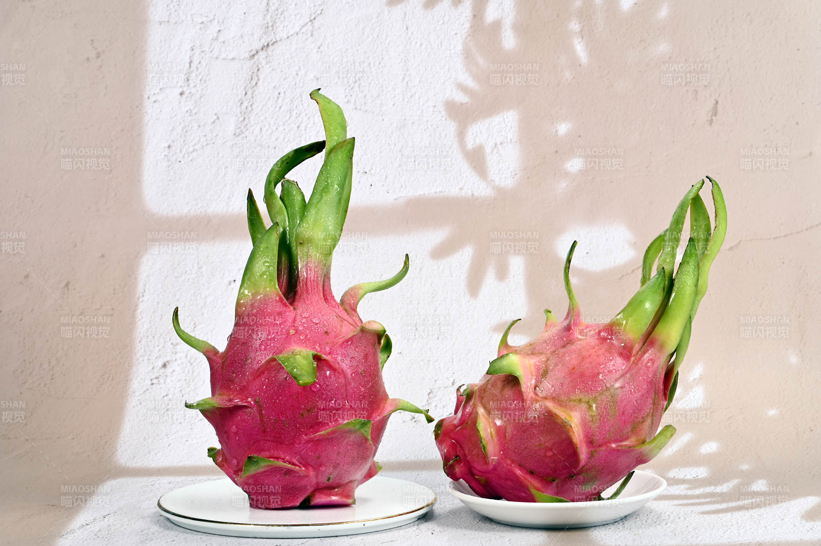 口感香甜爽口多汁的热带水果火龙果特写图片