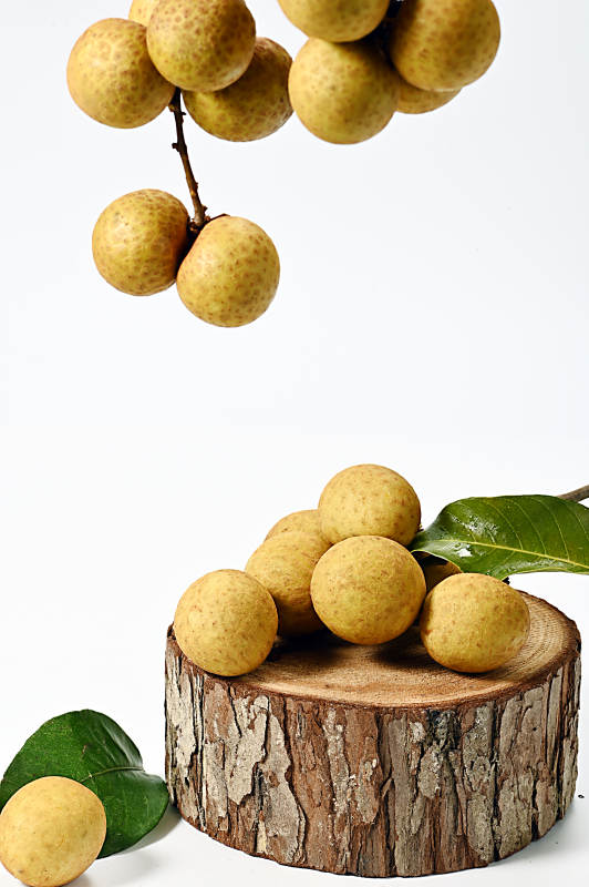 甘甜多汁营养丰富的亚热带水果龙眼特写图片