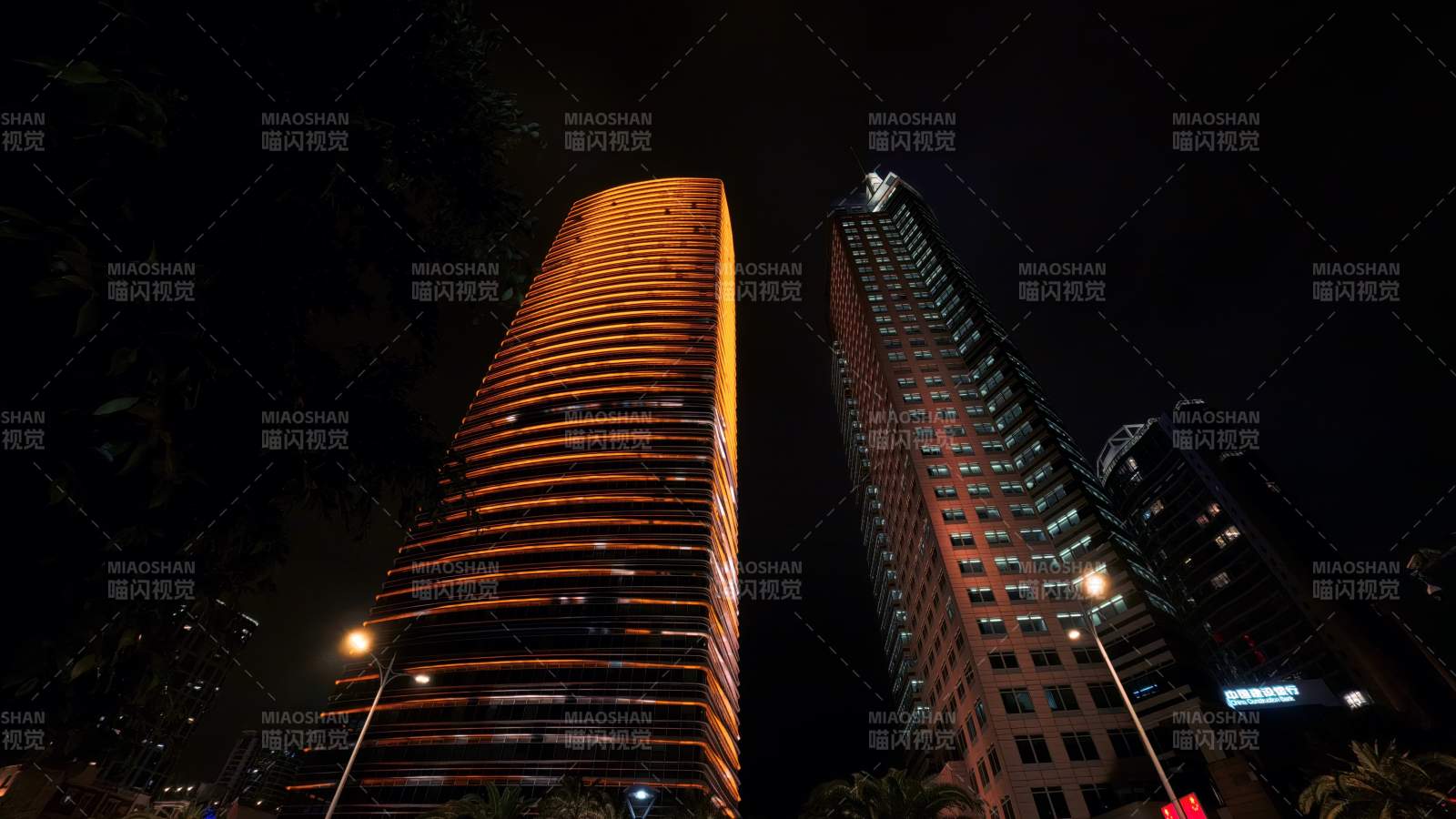 夜幕下的双塔楼厦门图片