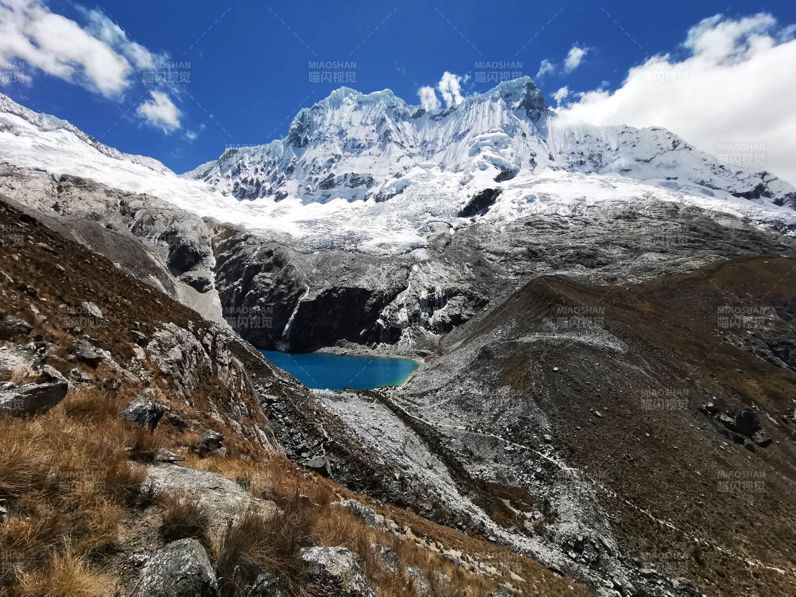 秘鲁Huayhuash山脉图片