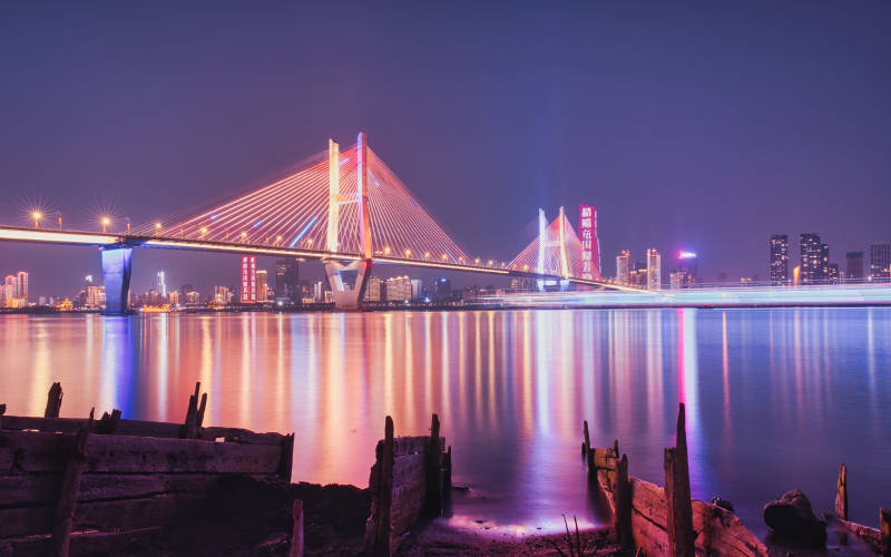 武汉二七长江大桥夜色中的跨江大桥图片