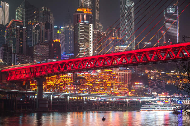 重庆夜幕下的洪崖洞图片