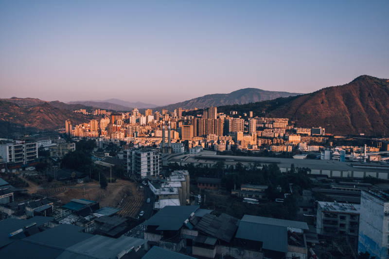 暮色中的攀枝花市图片