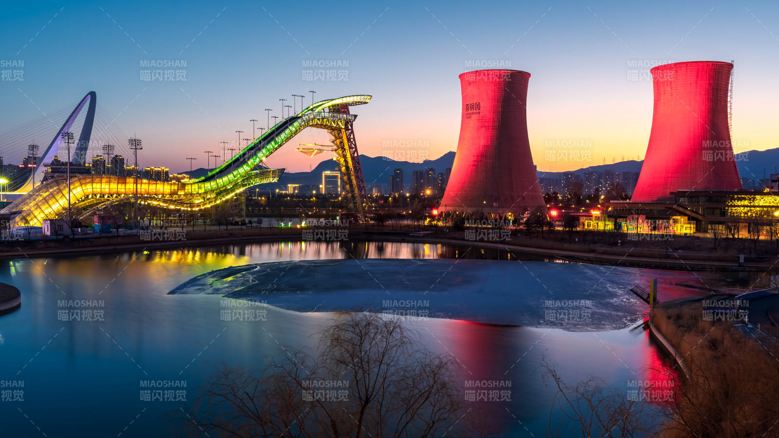 暮色中的首钢园图片