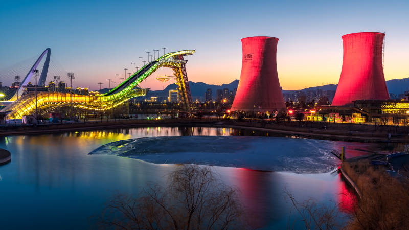 暮色中的首钢园图片