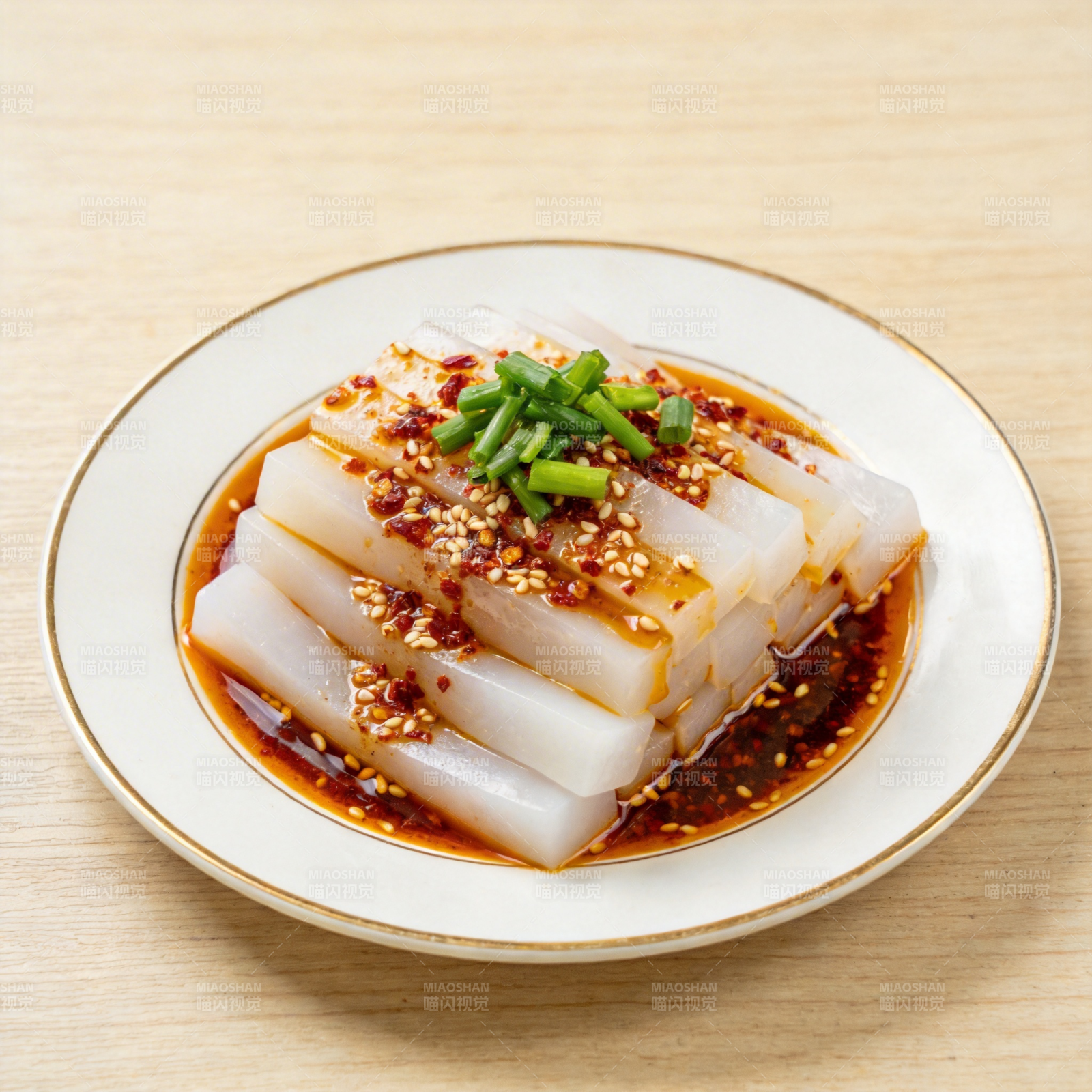 凉粉配香油辣椒图片