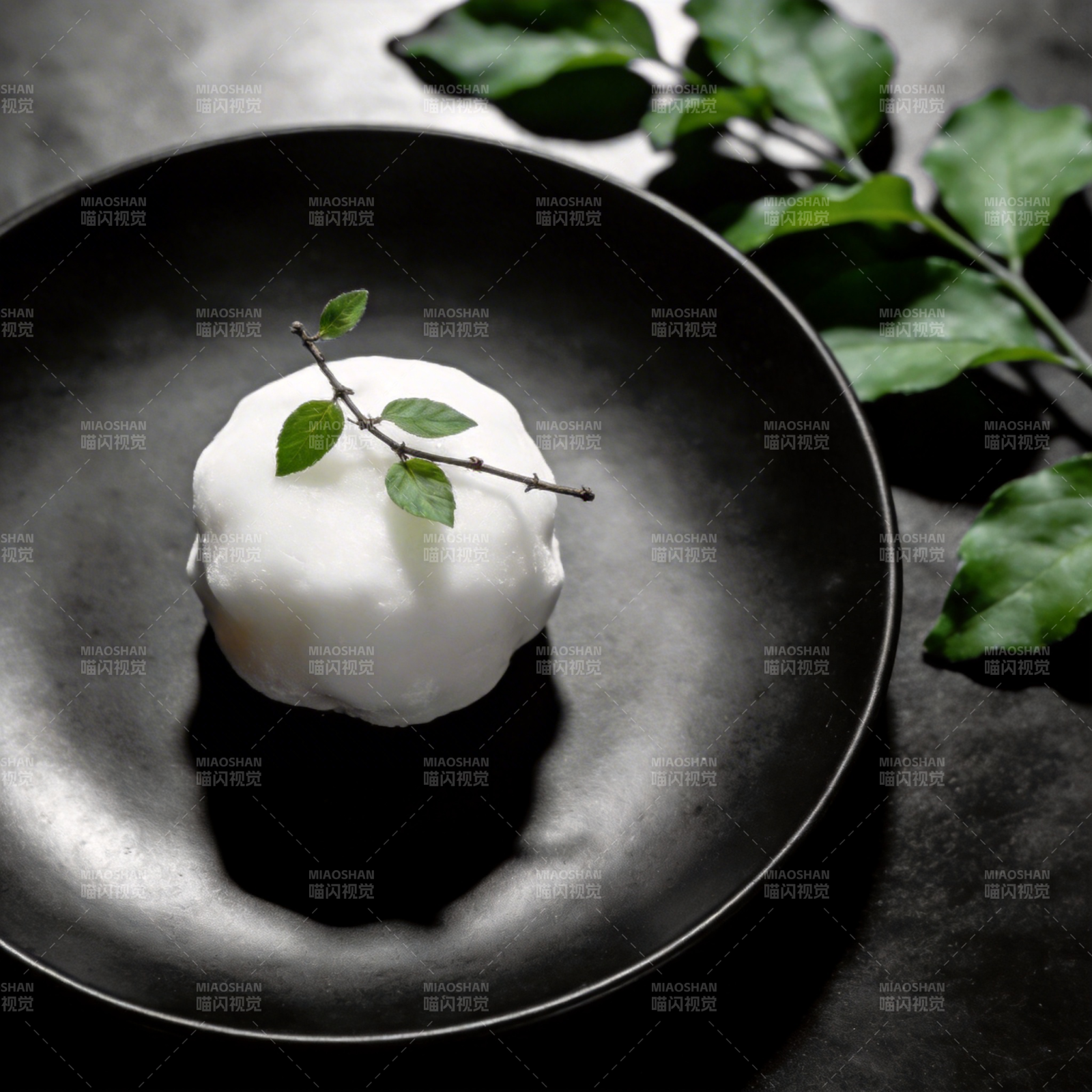 白玉团子静谧之美图片