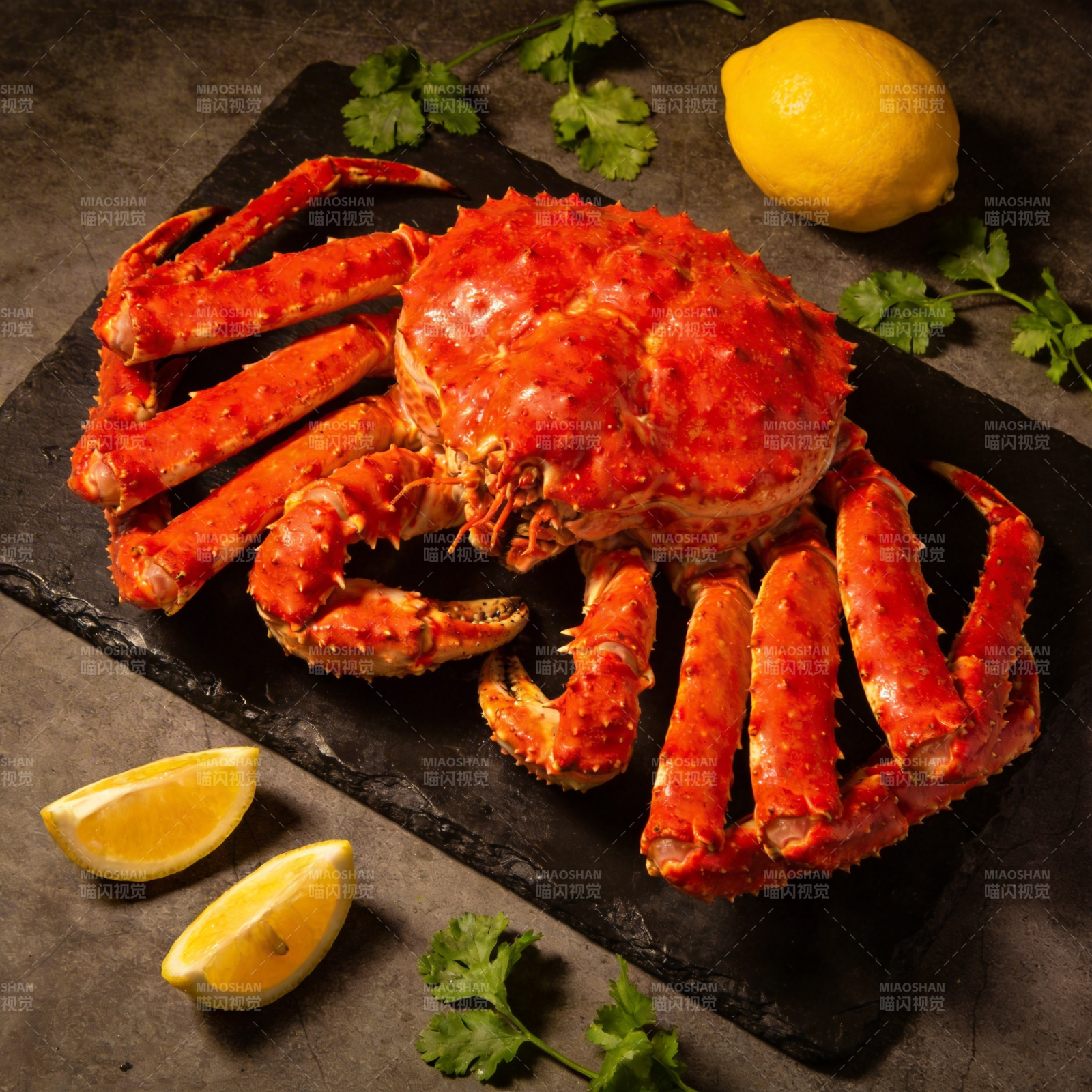 帝王蟹配柠檬图片