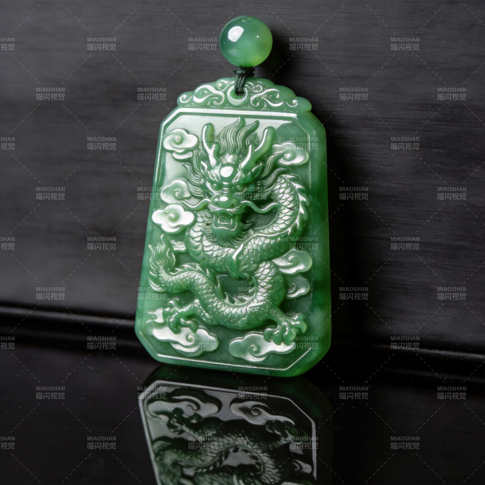 翡翠龙牌吊坠图片