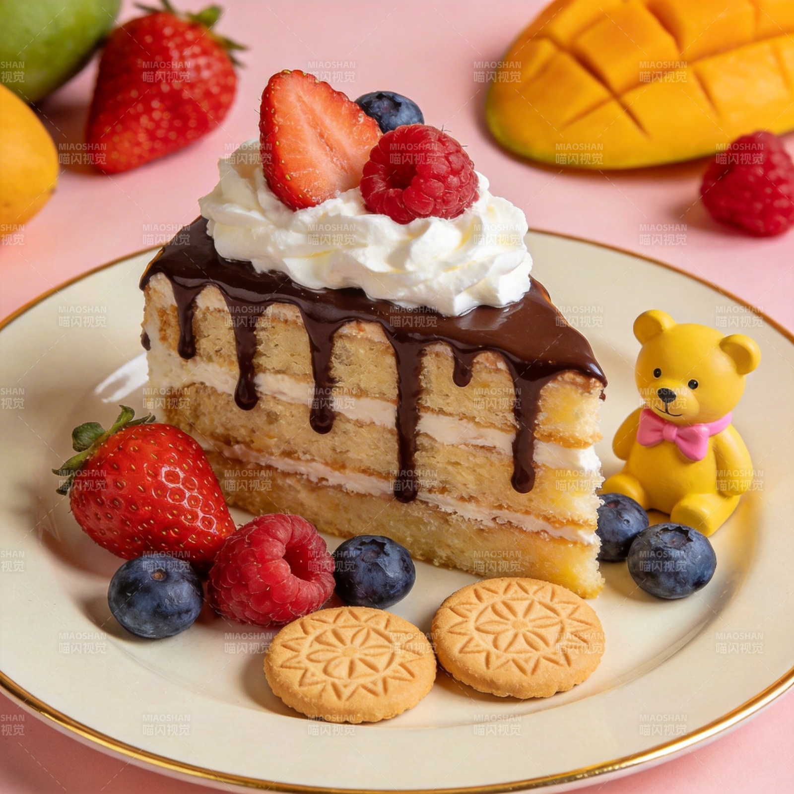美味蛋糕配水果图片