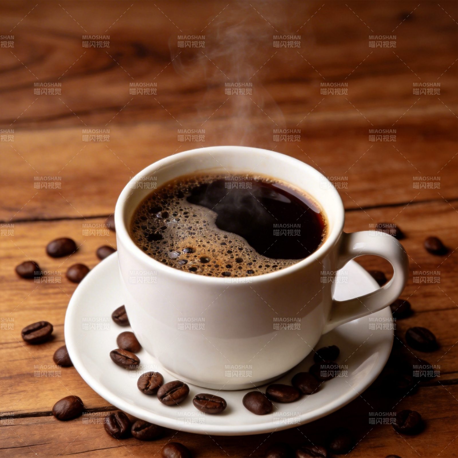 热咖啡与咖啡豆图片