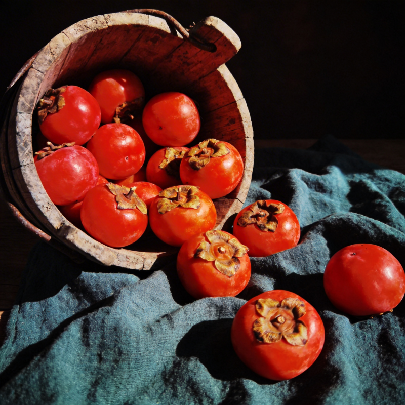 柿子满溢木桶图片