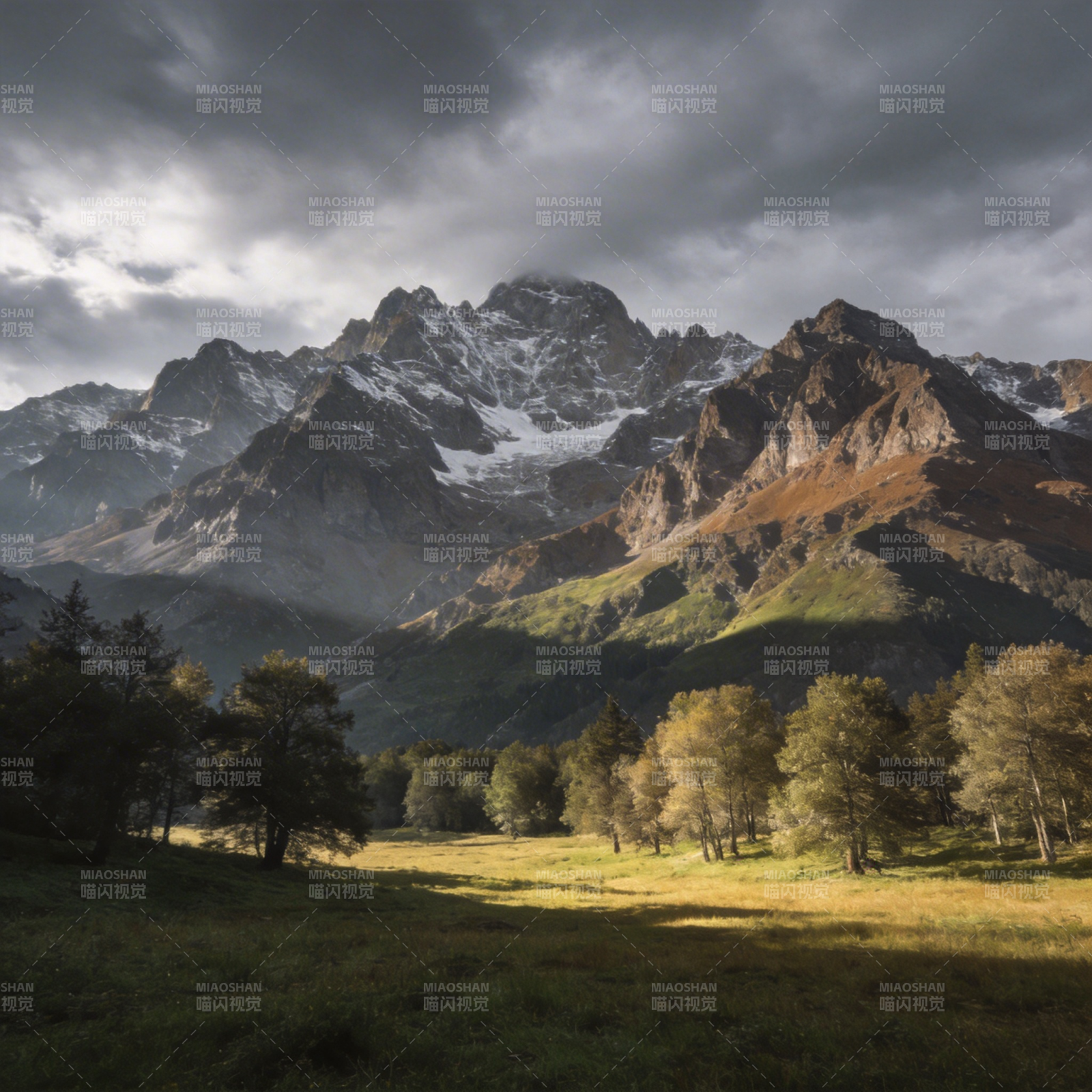 雪山草甸晨光图片