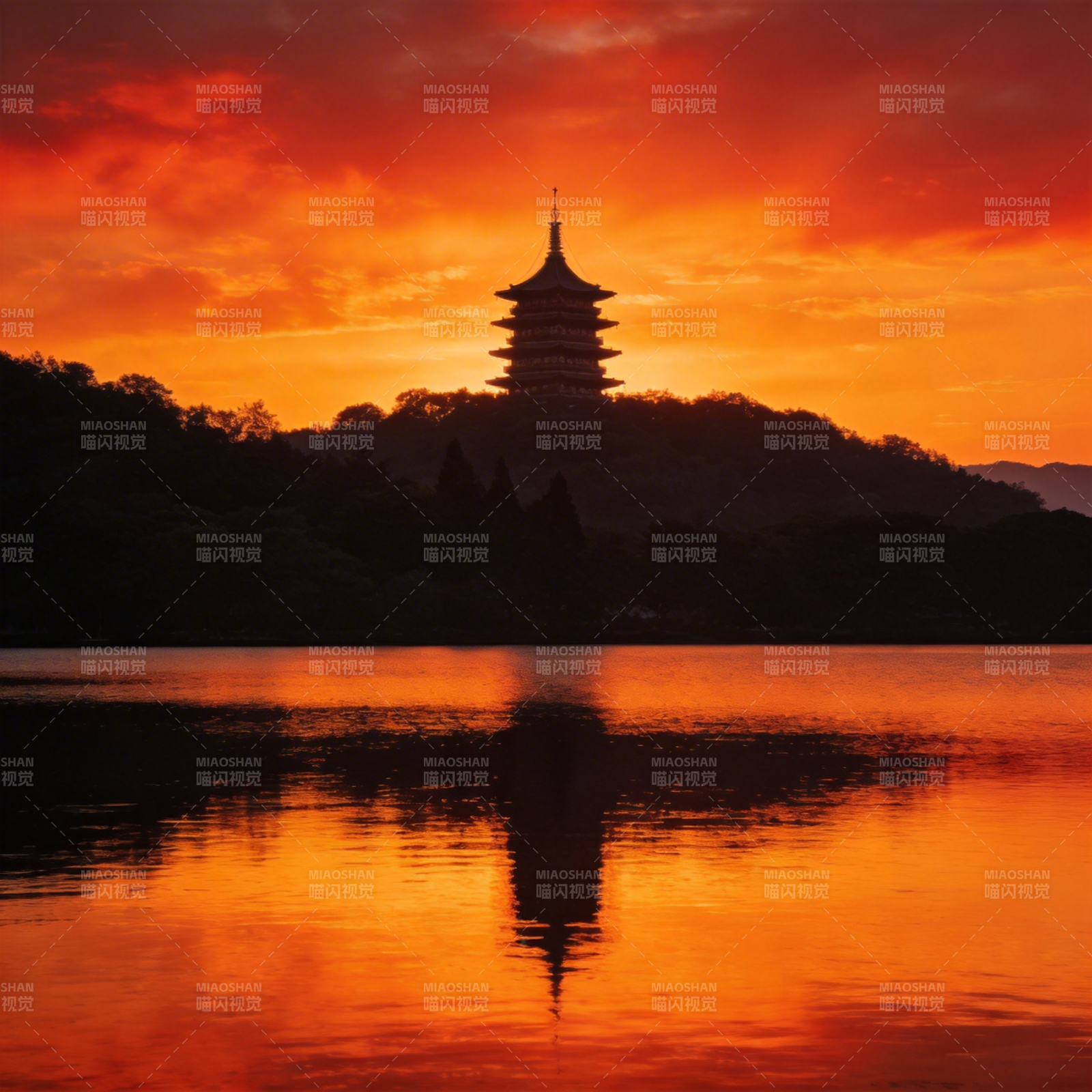 夕阳塔影湖光图片