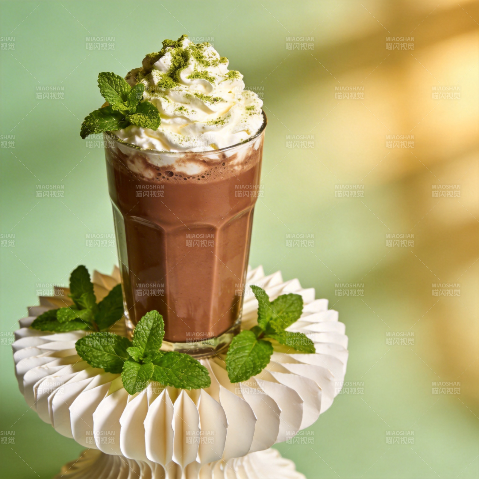 抹茶巧克力奶昔图片