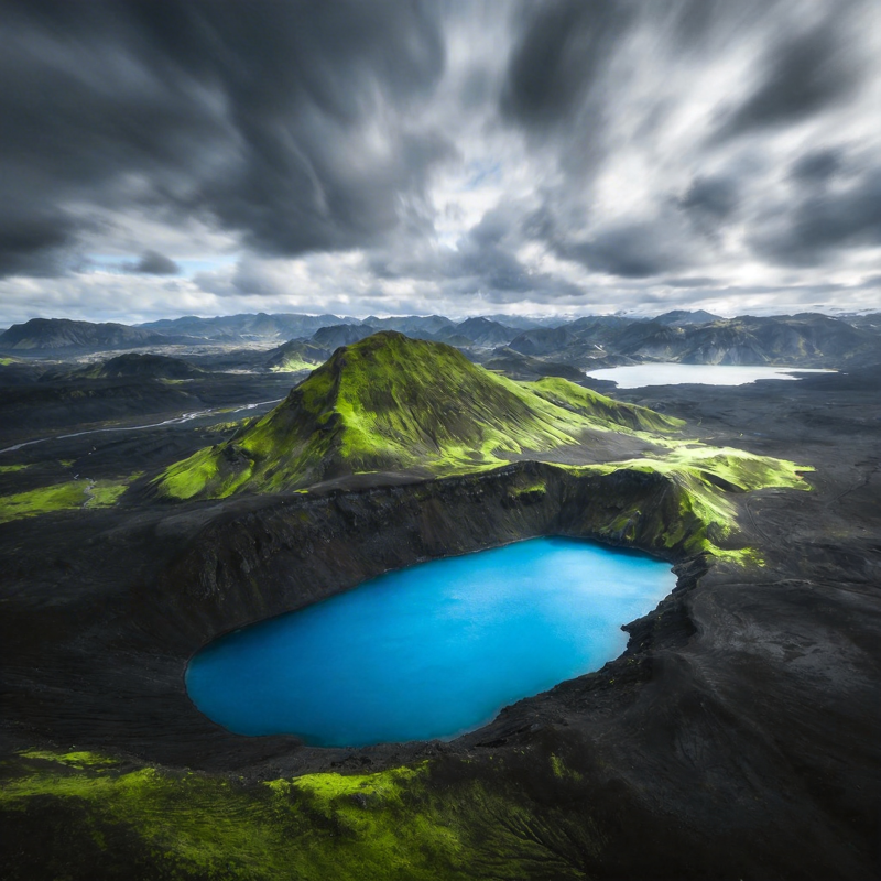 碧湖映翠峰图片