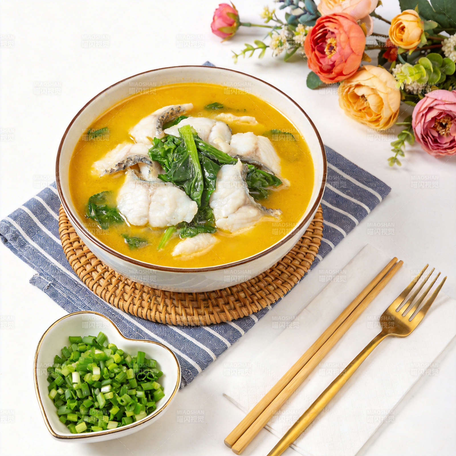 鱼片汤配青菜图片